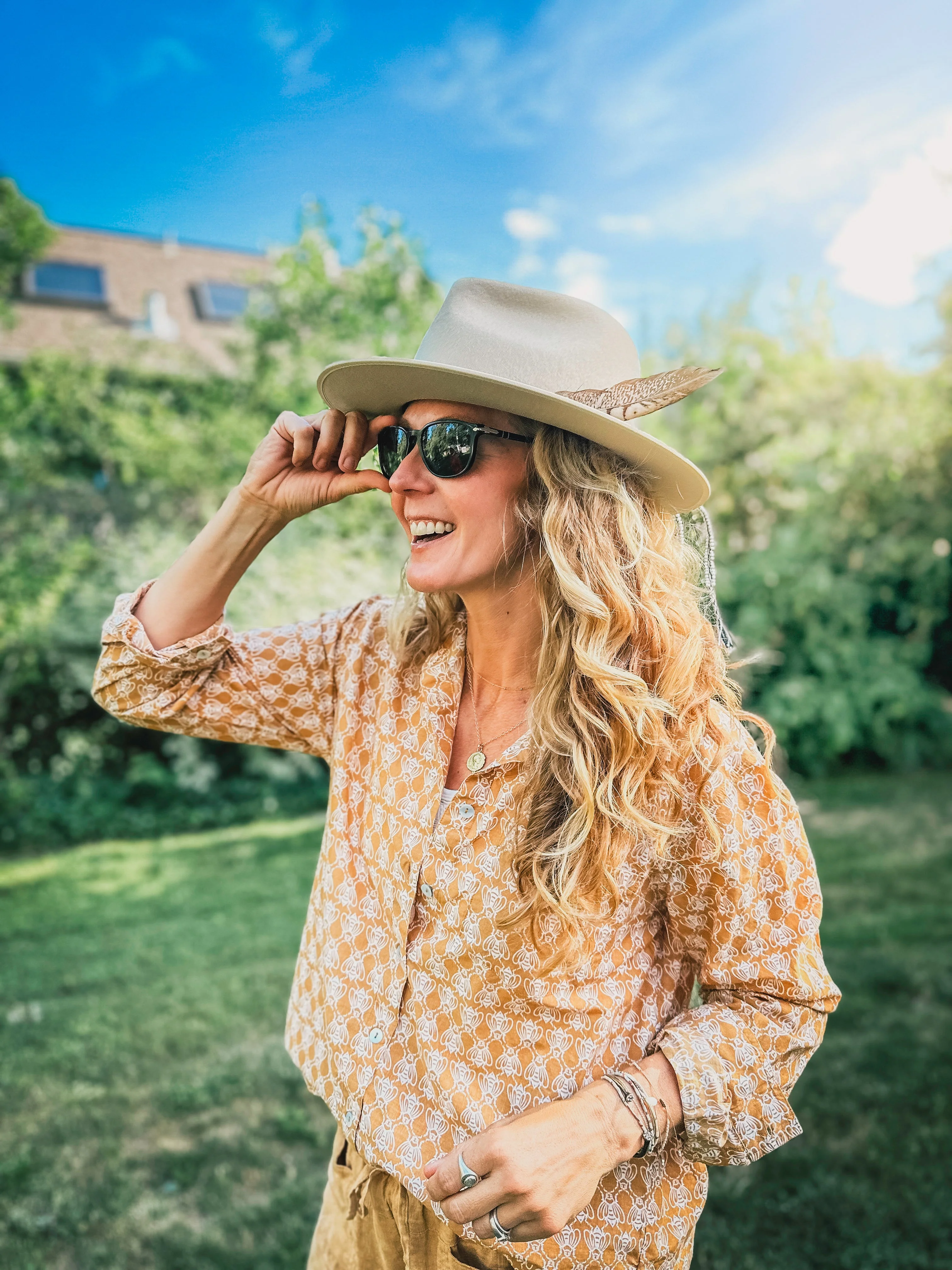Good Boyfriend Shirt - Bee Happy Honeycomb